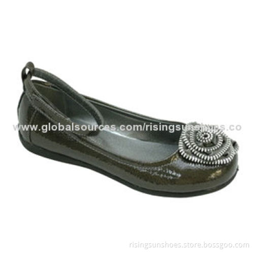 Children's Casual Shoe, Fashionable Upper Design with Handmade Flower Ornament, Comfort for Kids'